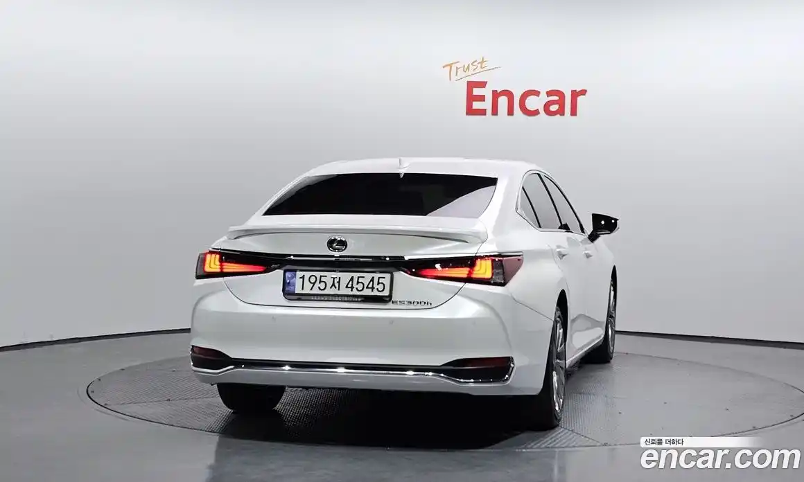 Lexus ES 2024 2.5 гидро в Москве № 198853, фото 4