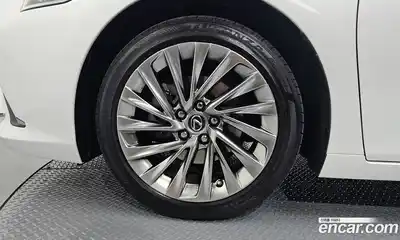 Lexus ES 2024 2.5 гидро в Москве № 198853, миниатюра 5
