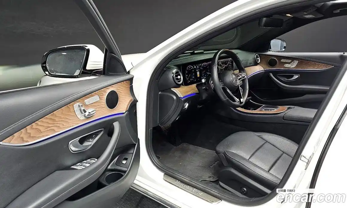 Mercedes-Benz E-Class 2023 2.0 гидро, фото 11