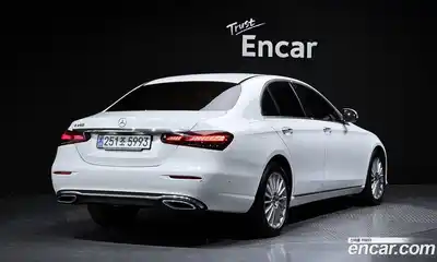 Mercedes-Benz E-Class 2023 2.0 гидро, миниатюра 2