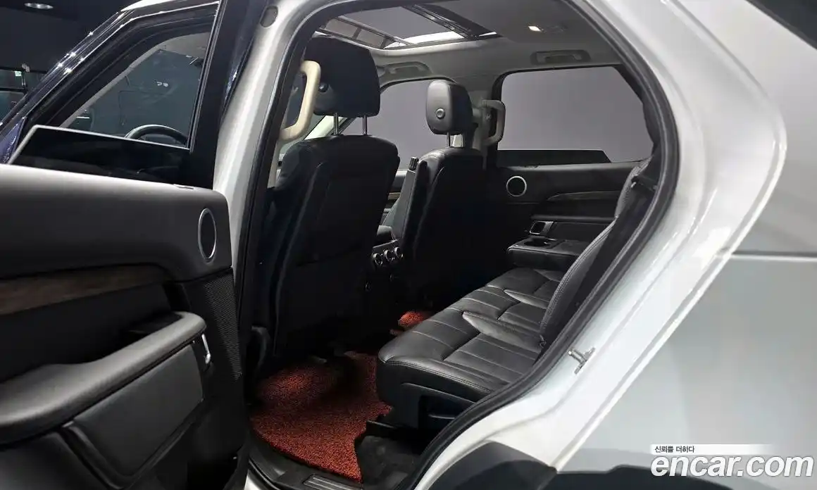 Land Rover Discovery 2018 3.0 гидро в Москве № 213551, фото 12