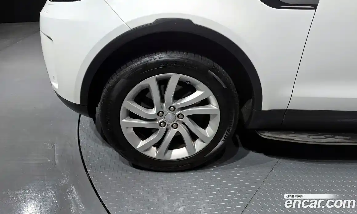 Land Rover Discovery 2018 3.0 гидро в Москве № 213551, фото 5
