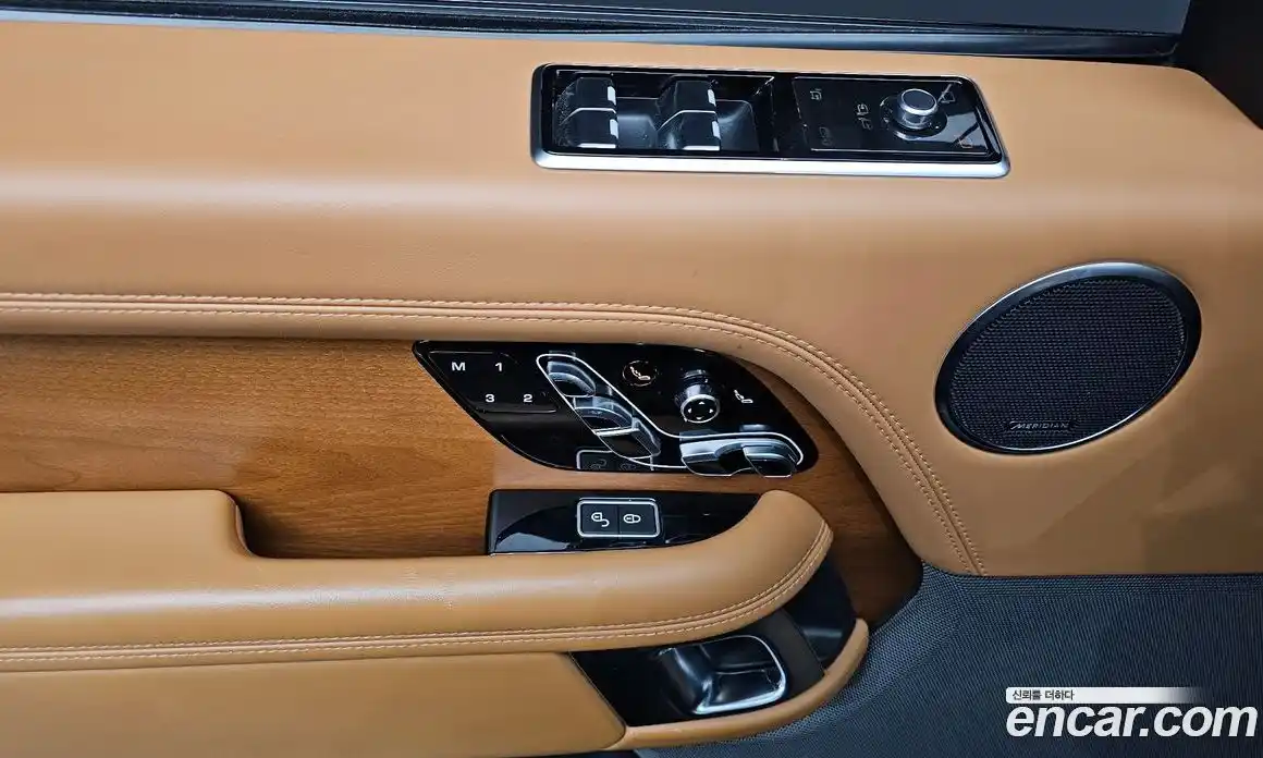 Land Rover Range-Rover 2019 4.4 гидро в Москве № 213593, фото 12