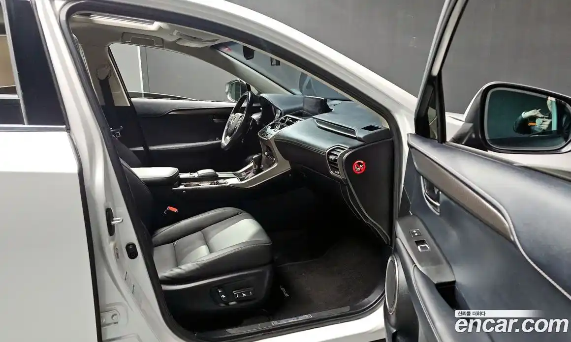 Lexus NX 2018 2.5 гидро в Москве № 214705, фото 17