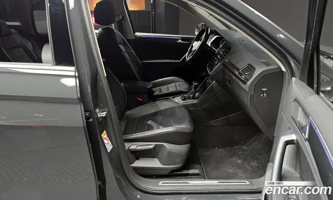 Volkswagen Tiguan 2021 2.0 гидро в Москве № 214962, фото 11