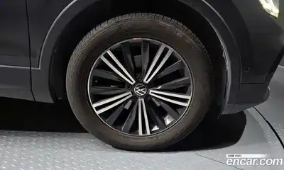 Volkswagen Tiguan 2021 2.0 гидро в Москве № 214962, миниатюра 5