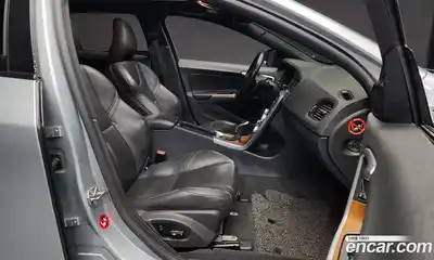 Volvo V60 2016 2.0 гидро в Москве № 218052, миниатюра 11
