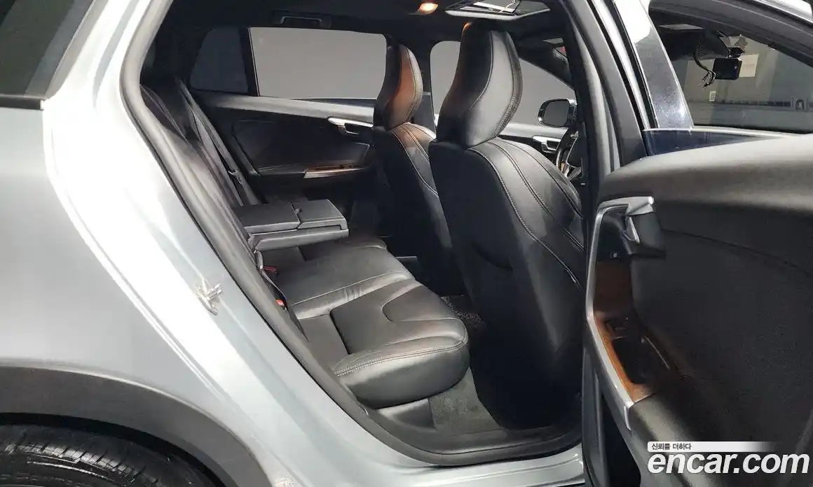 Volvo V60 2016 2.0 гидро в Москве № 218052, фото 12
