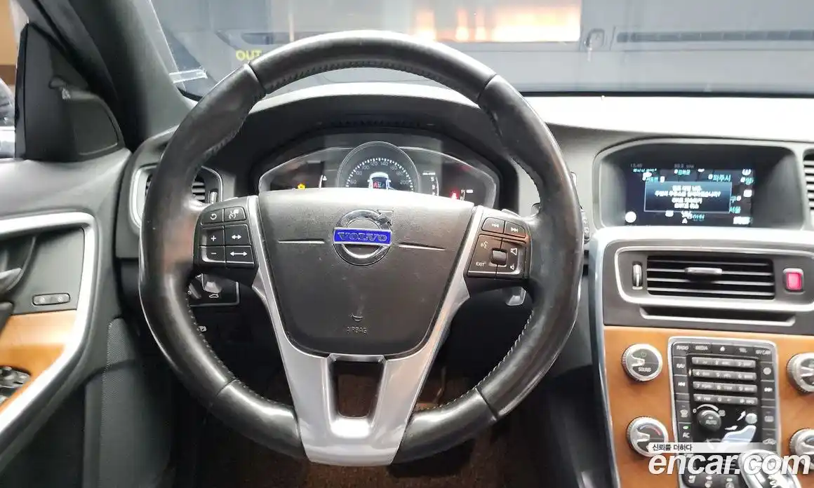 Volvo V60 2016 2.0 гидро в Москве № 218052, фото 13