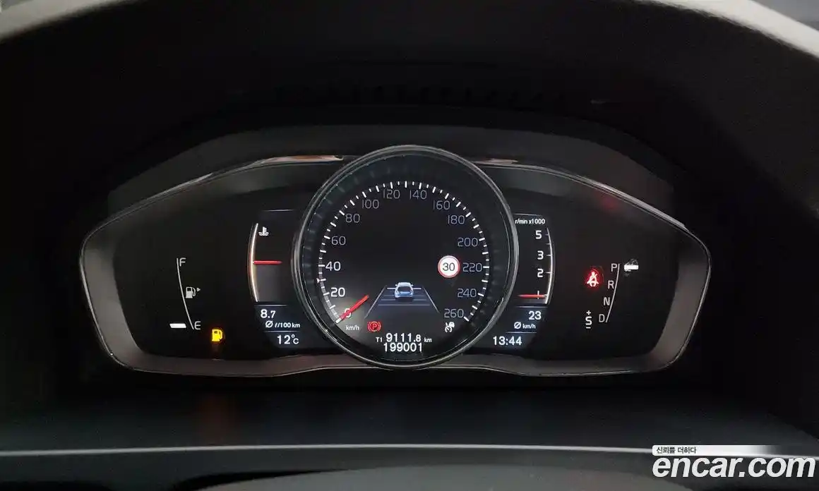 Volvo V60 2016 2.0 гидро в Москве № 218052, фото 8