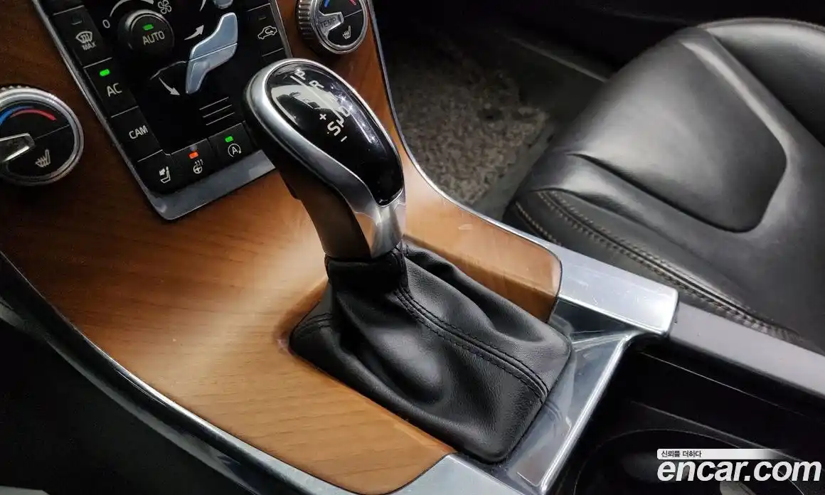 Volvo V60 2016 2.0 гидро в Москве № 218052, фото 9