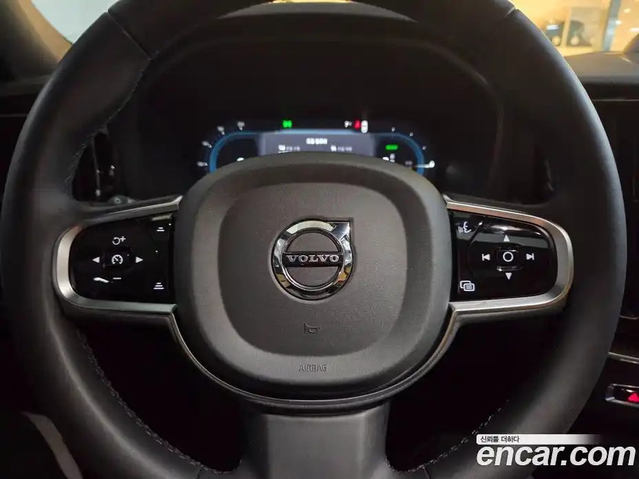 Volvo XC60 2024 2.0 гидро в Москве № 230789, фото 15