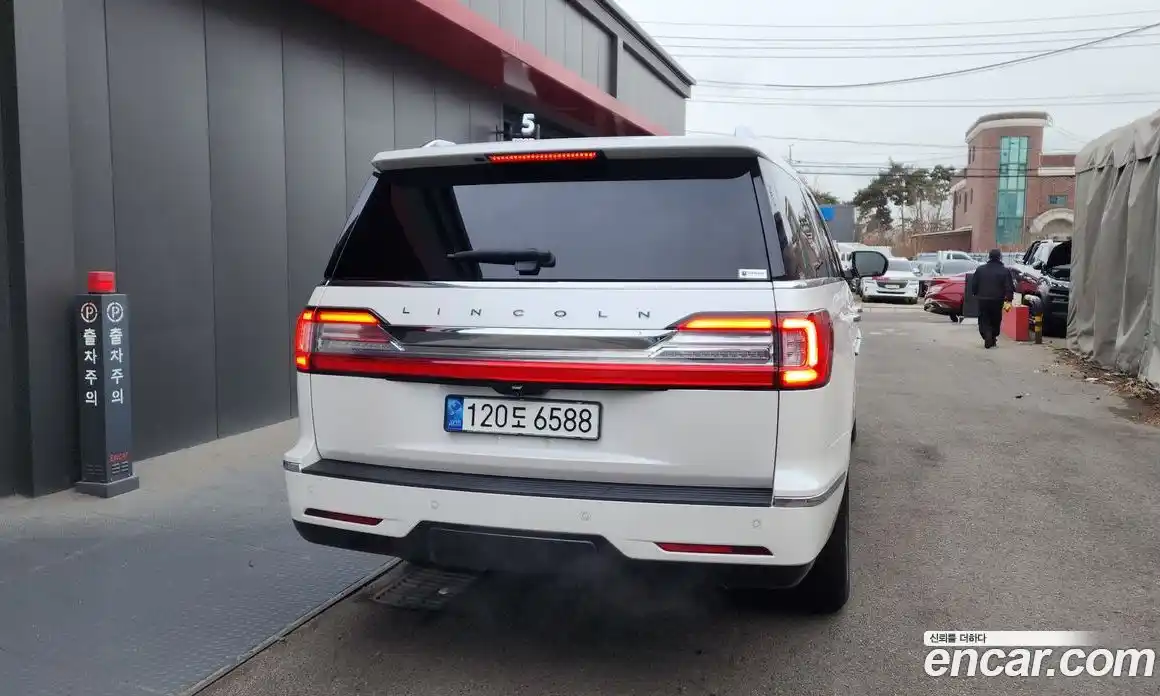 Lincoln Navigator 2018 3.5 гидро в Москве № 255743, фото 4
