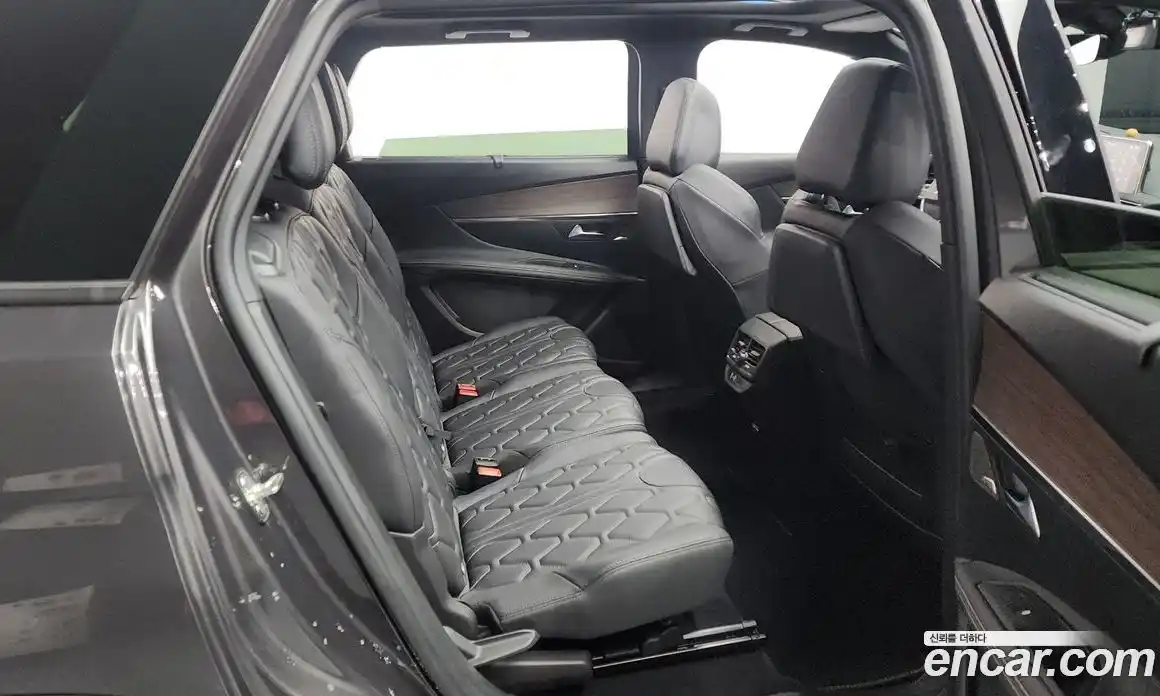 Peugeot 5008 2024 1.2 гидро в Москве № 257236, фото 12