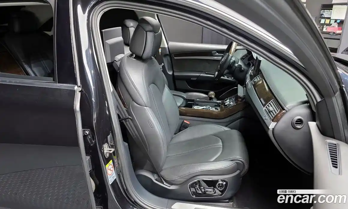 Audi A8 2015 4.0 гидро в Москве № 268953, фото 12