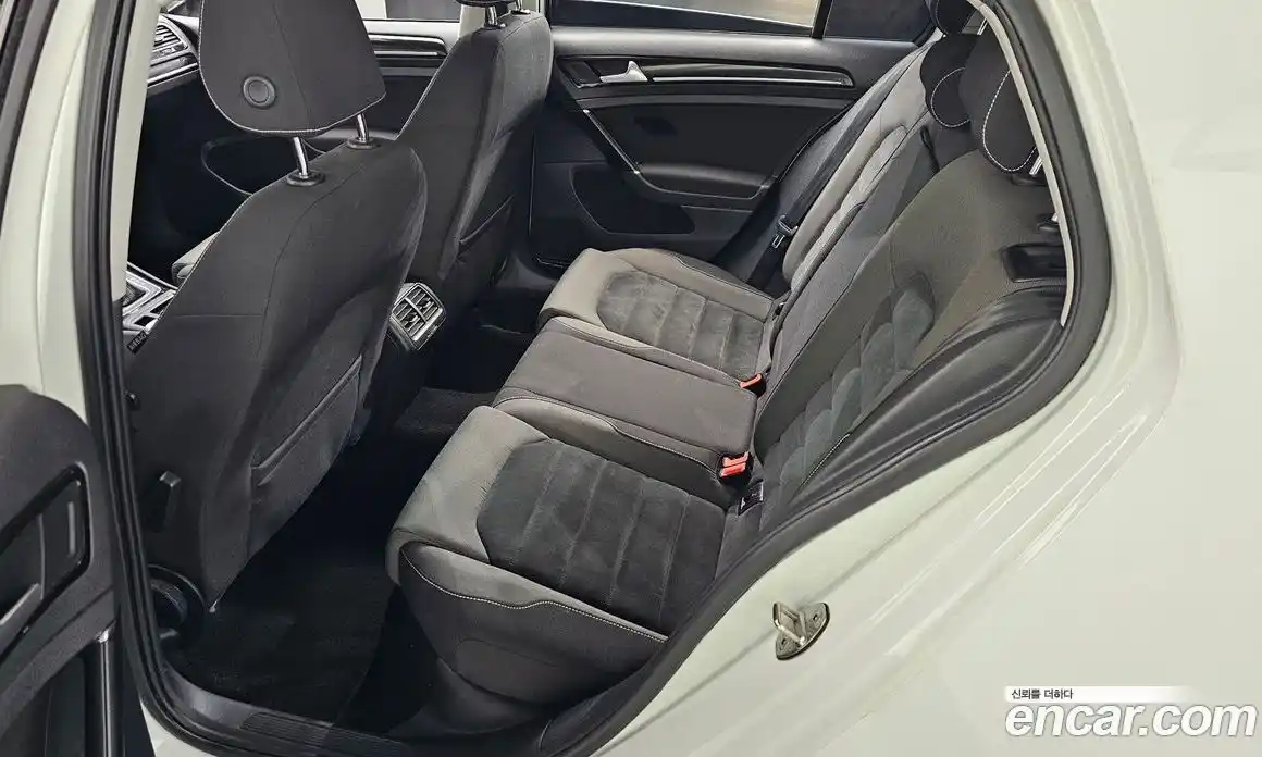 Volkswagen Golf 2015 1.6 гидро в Москве № 358136, фото 12