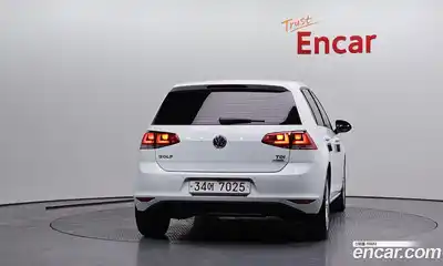 Volkswagen Golf 2015 1.6 гидро в Москве № 358136, миниатюра 4