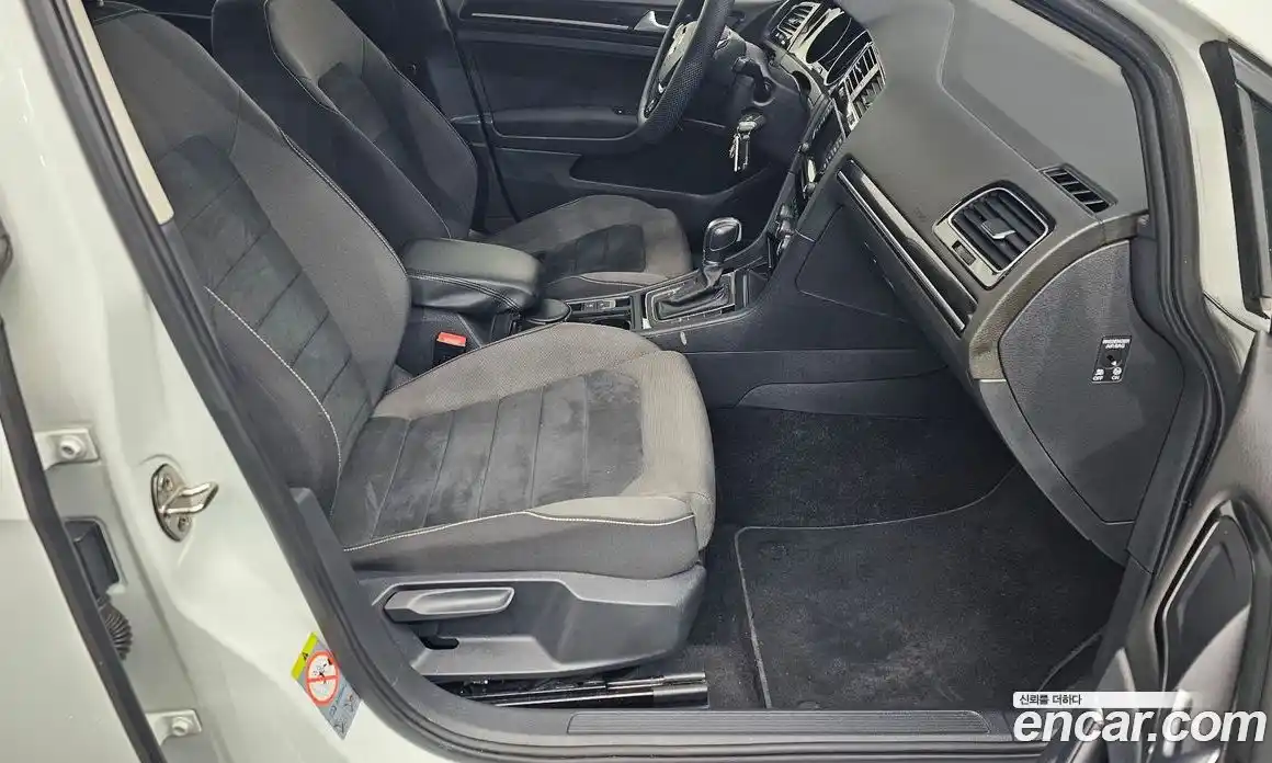 Volkswagen Golf 2015 1.6 гидро в Москве № 358136, фото 10