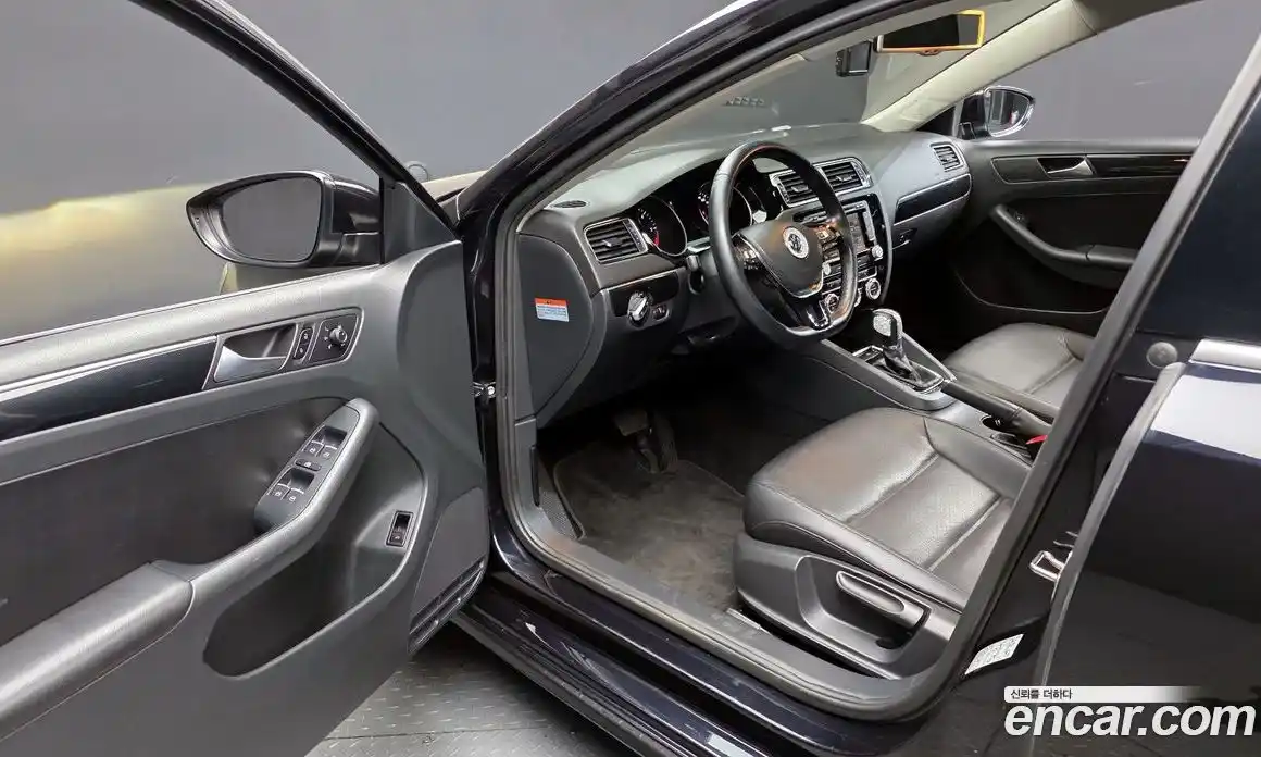 Volkswagen Jetta 2015 2.0 гидро в Москве № 358903, фото 11