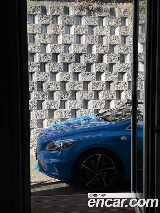 Volvo V40 2015 2.0 гидро в Москве № 374077, фото 15
