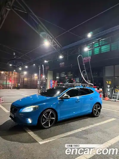 Volvo V40 2015 2.0 гидро в Москве № 374077, миниатюра 5