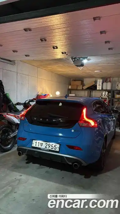 Volvo V40 2015 2.0 гидро в Москве № 374077, миниатюра 9