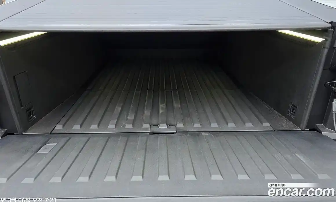 Tesla Cybertruck 2026 0.1 гидро в Москве № 395290, фото 7