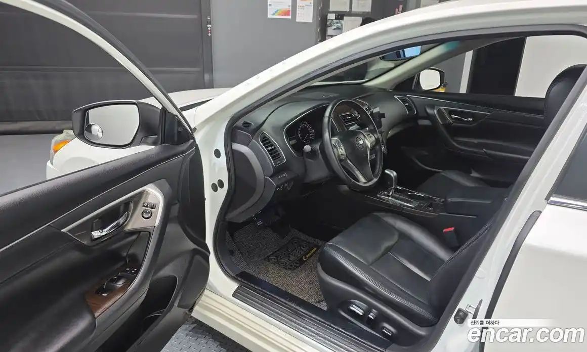 Nissan Altima 2015 2.5 гидро в Москве № 406079, фото 10