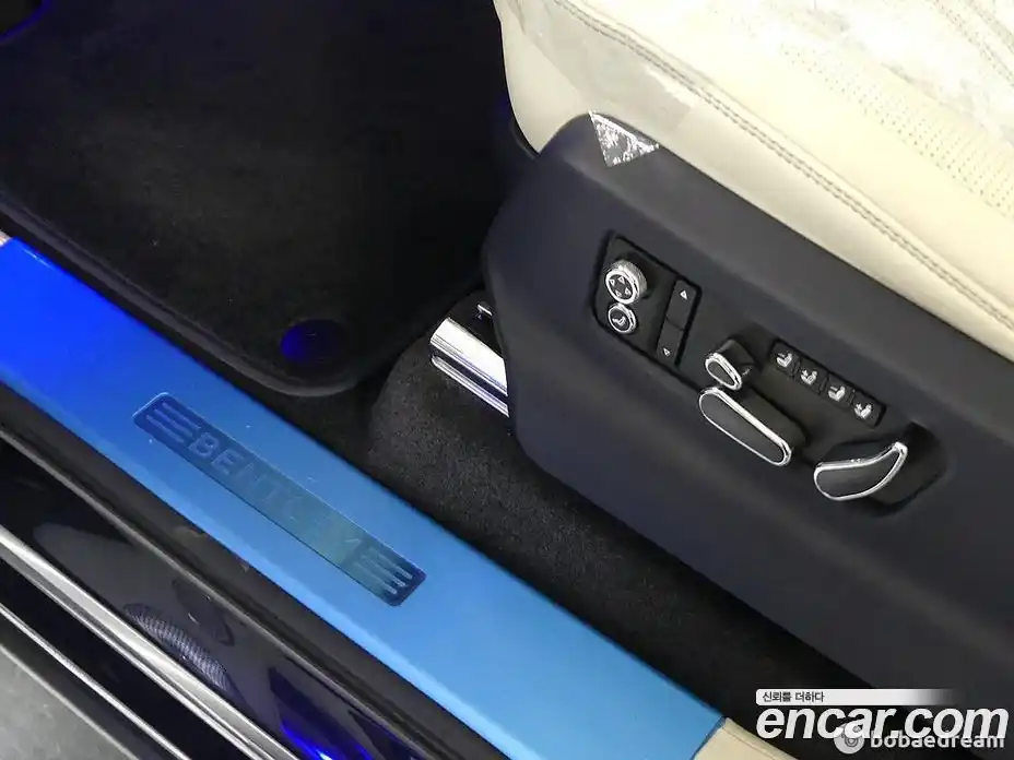 Bentley Bentayga 2021 4.0 гидро в Москве № 418268, фото 12