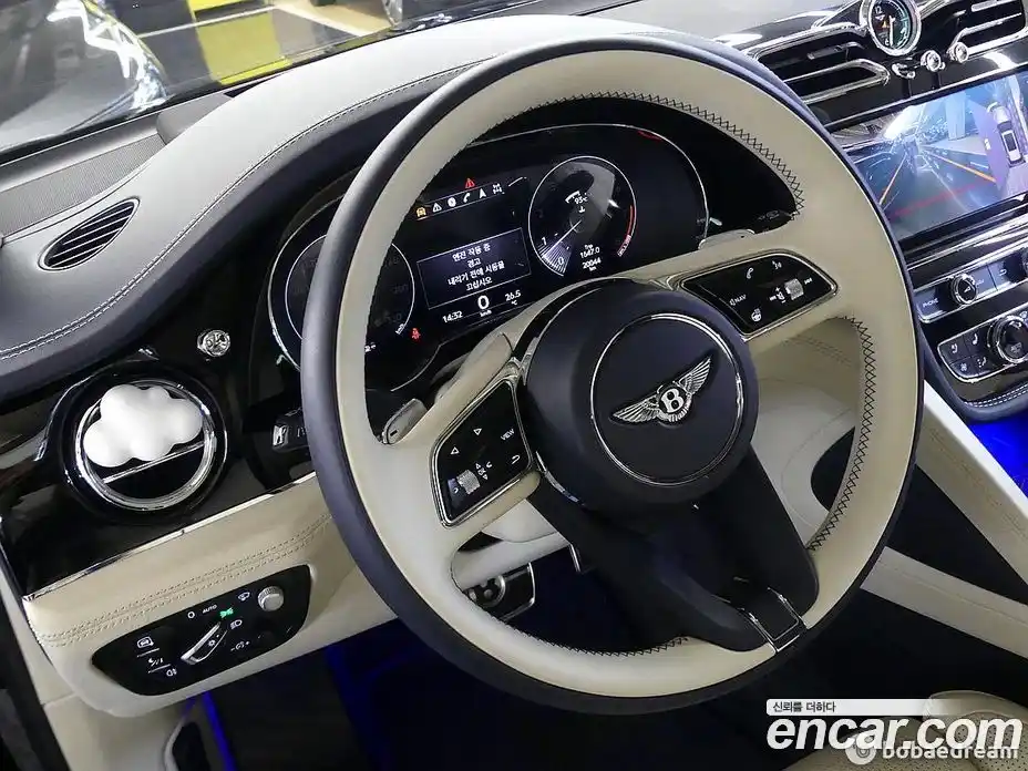 Bentley Bentayga 2021 4.0 гидро в Москве № 418268, фото 13