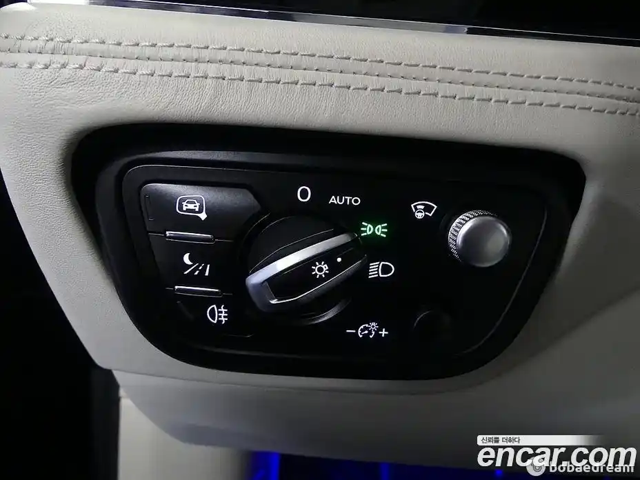 Bentley Bentayga 2021 4.0 гидро в Москве № 418268, фото 14