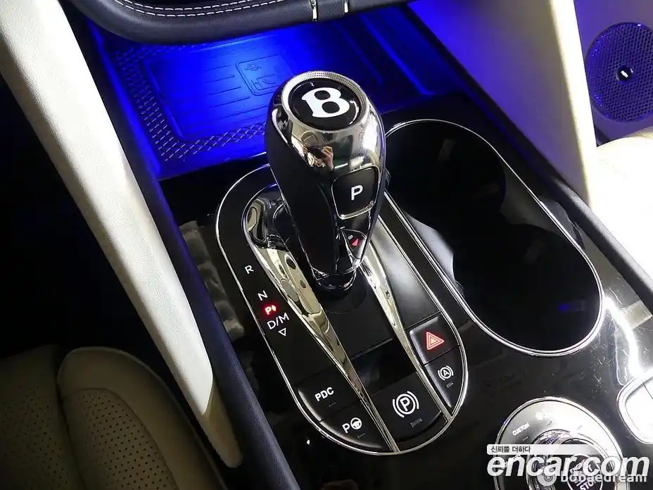 Bentley Bentayga 2021 4.0 гидро в Москве № 418268, фото 9