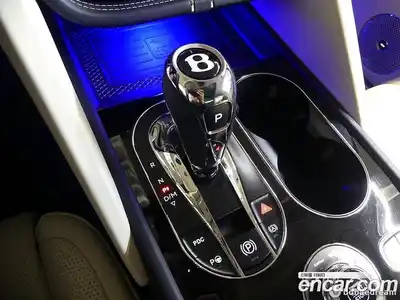 Bentley Bentayga 2021 4.0 гидро в Москве № 418268, миниатюра 9