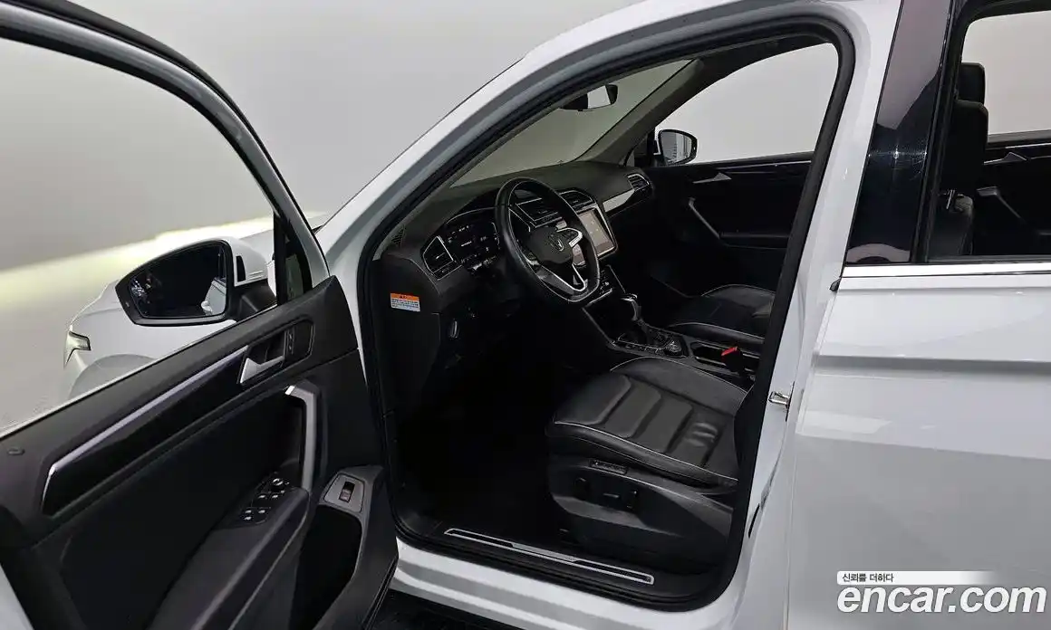 Volkswagen Tiguan 2021 2.0 гидро в Москве № 499905, фото 11