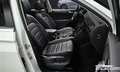 Volkswagen Tiguan 2021 2.0 гидро в Москве № 499905, миниатюра 10