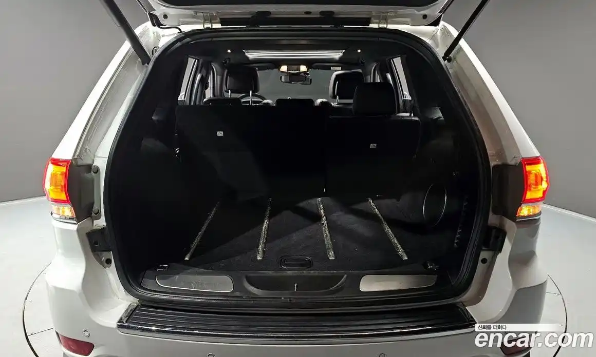 Jeep Cherokee 2016 3.0 гидро в Москве № 522177, фото 20