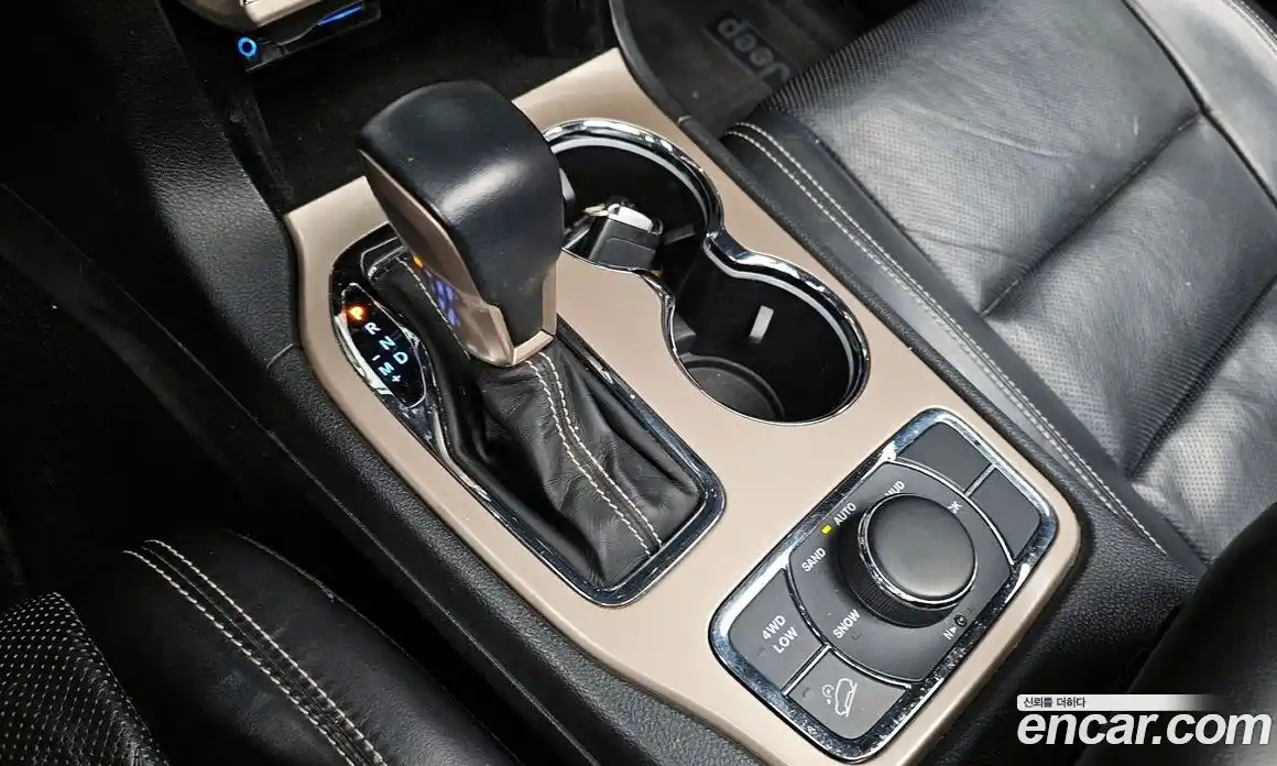 Jeep Cherokee 2016 3.0 гидро в Москве № 522177, фото 9
