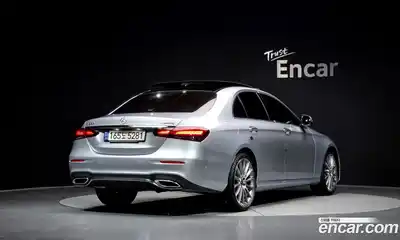 Mercedes-Benz E-Class 2022 2.0 гидро, миниатюра 2