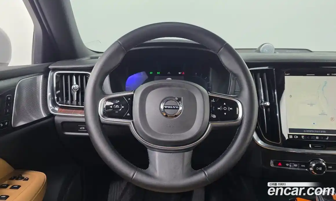 Volvo V60 2023 2.0 гидро в Москве № 626180, фото 13