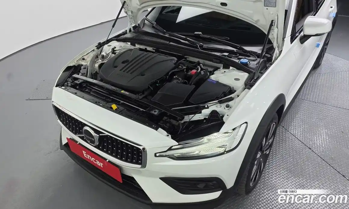 Volvo V60 2023 2.0 гидро в Москве № 626180, фото 6