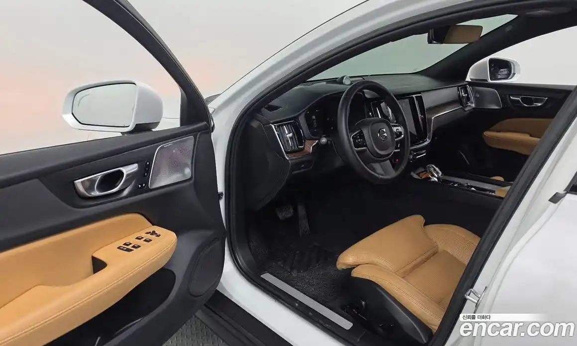 Volvo V60 2023 2.0 гидро в Москве № 626180, фото 10