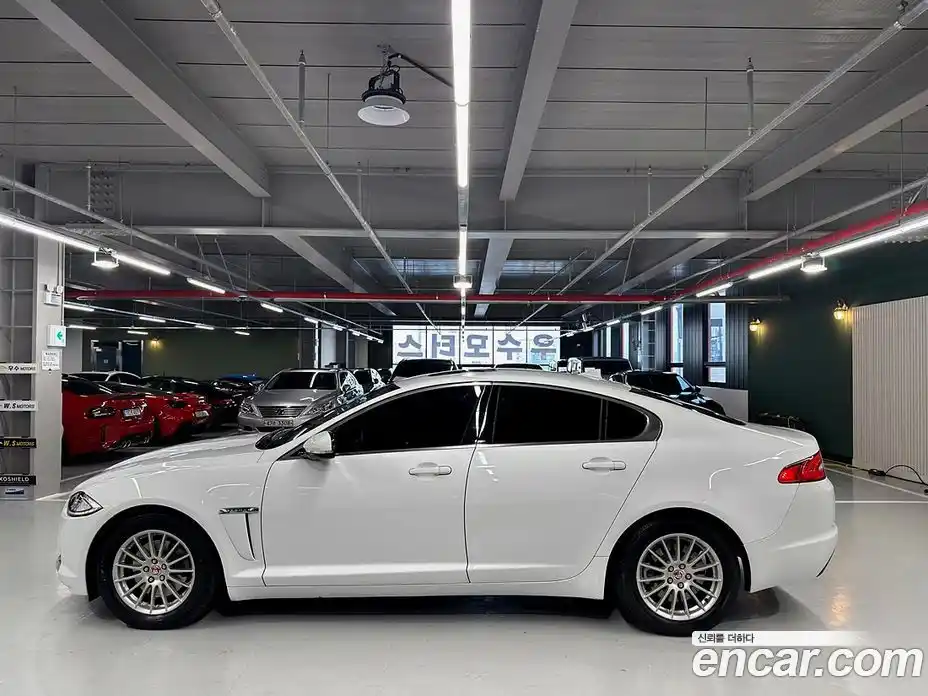 Jaguar XF 2014 2.2 гидро в Москве № 681031, фото 4