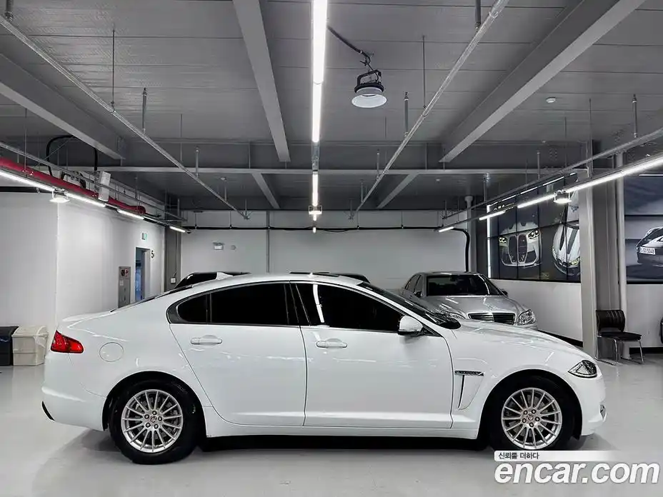 Jaguar XF 2014 2.2 гидро в Москве № 681031, фото 5