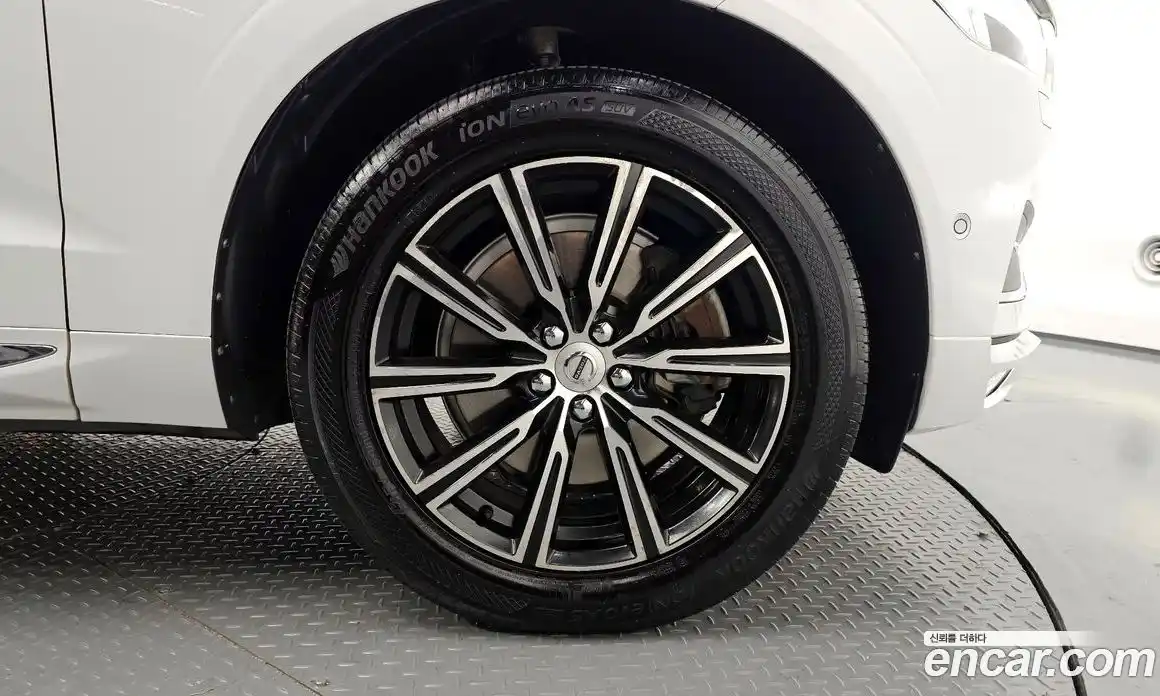 Volvo XC60 2018 2.0 гидро в Москве № 749563, фото 5