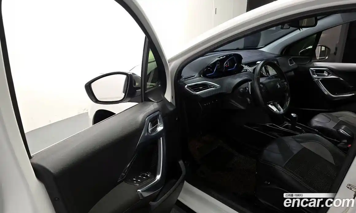 Peugeot 2008 2015 1.6 гидро в Москве № 759673, фото 11