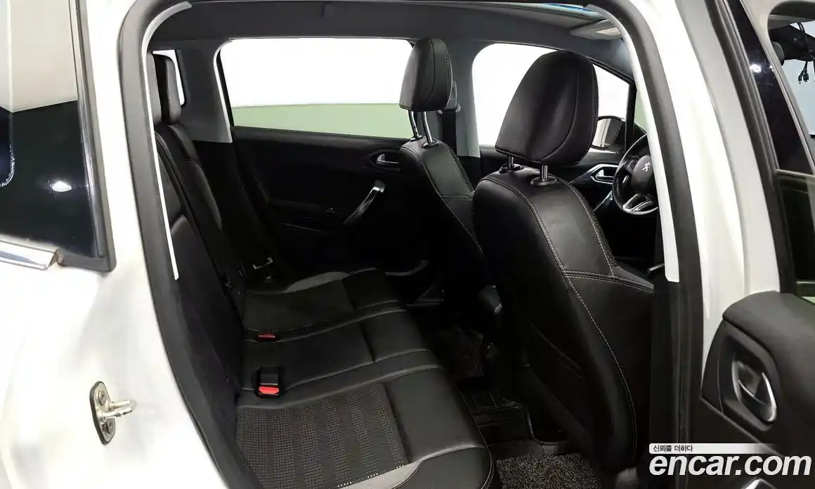 Peugeot 2008 2015 1.6 гидро в Москве № 759673, фото 12