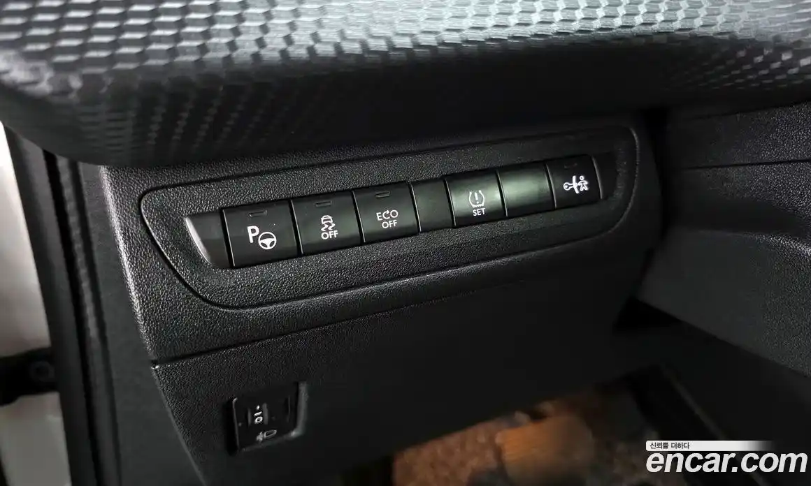 Peugeot 2008 2015 1.6 гидро в Москве № 759673, фото 18