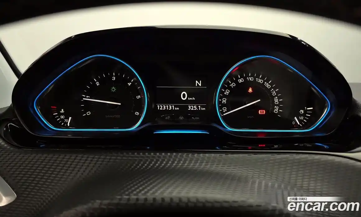 Peugeot 2008 2015 1.6 гидро в Москве № 759673, фото 8