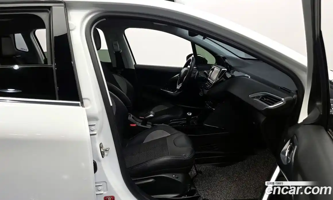 Peugeot 2008 2015 1.6 гидро в Москве № 759673, фото 10