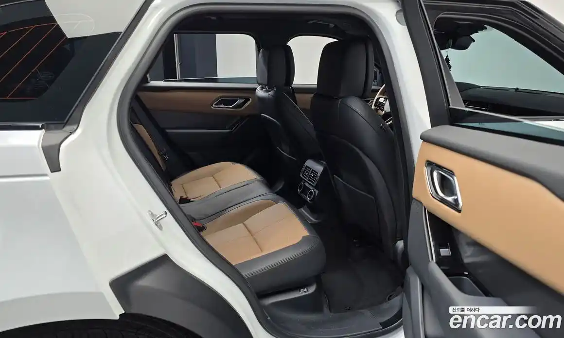 Land Rover Range-Rover Velar 2025 3.0 гидро в Москве № 824621, фото 11